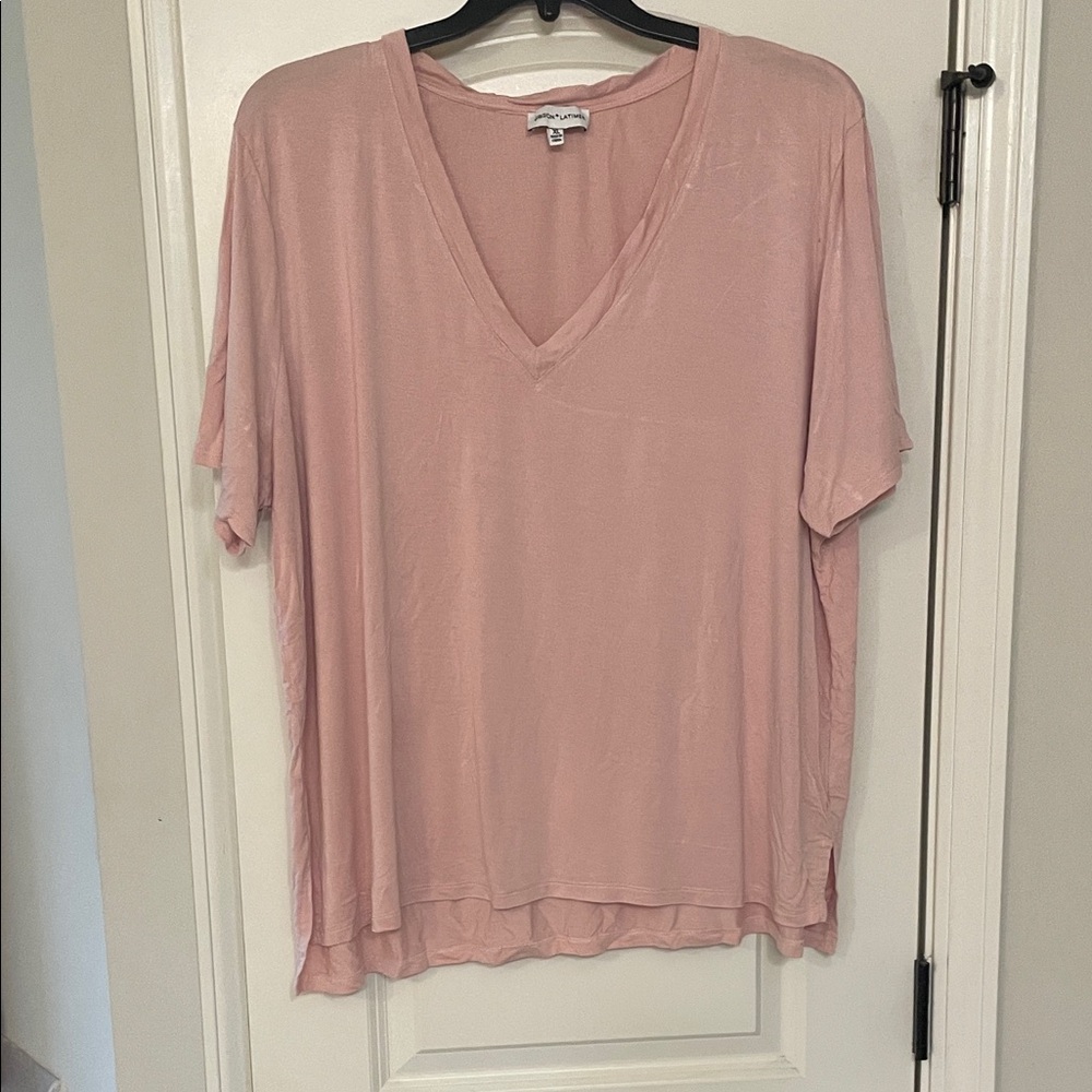 Gibson Latimer Soft Pink V-Neck Tee